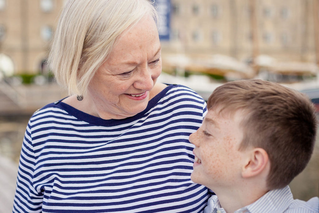 family photo shoot in Nyhavn, Copenhagen. Copenhagen Photographer Natalia Cury