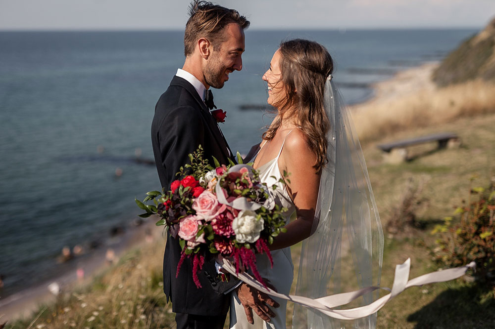 bride and groom at Helenekilde Badehotel in Tisvildeleje