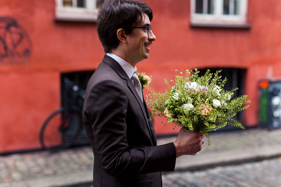 casual wedding photo session in Copenhagen