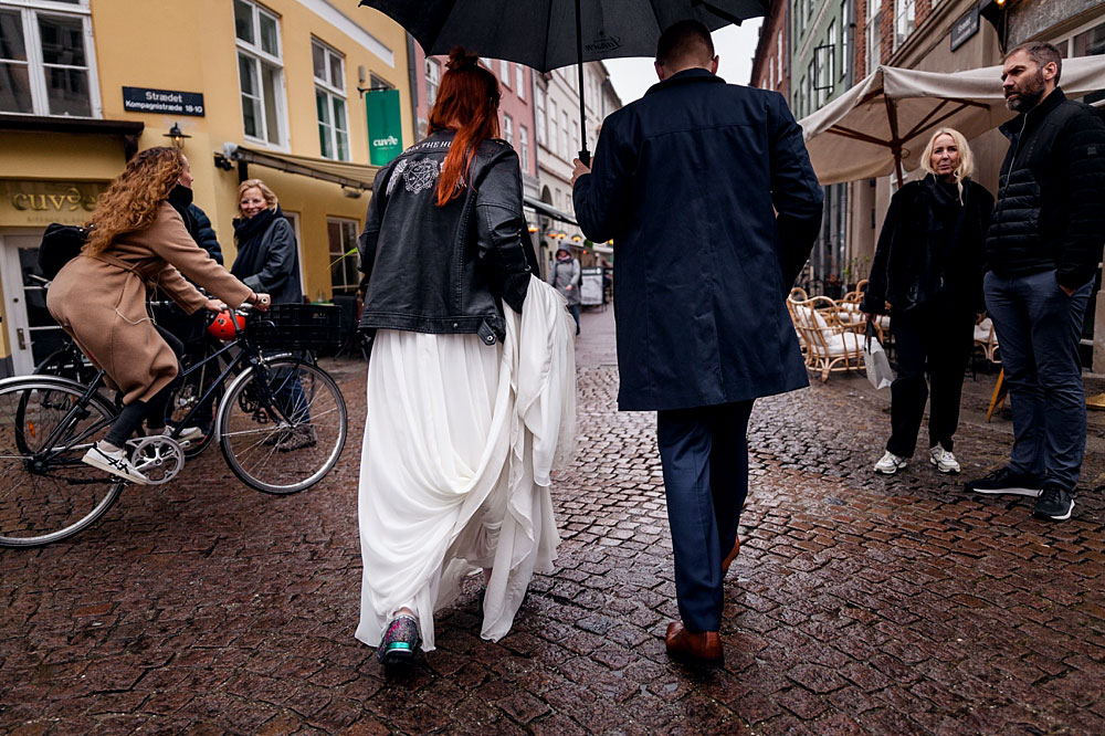 wedding photo shoot in Copenhagen, photo by Natalia Cury wedding photograper