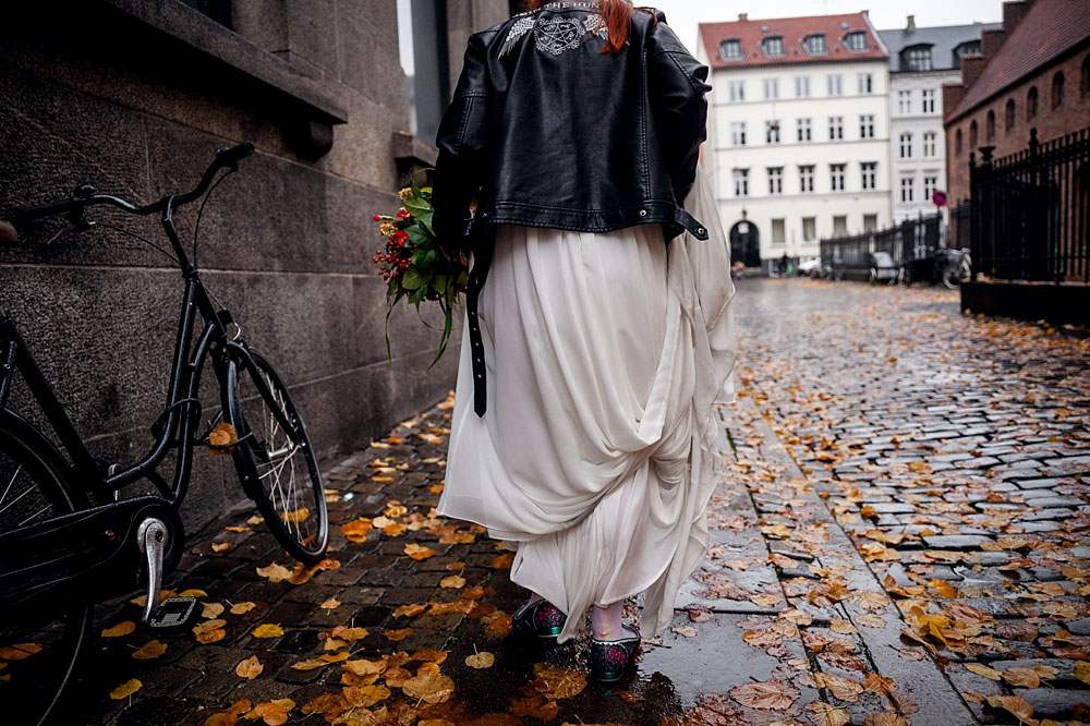 wedding photo shoot in Copenhagen, photo by Natalia Cury wedding photograper
