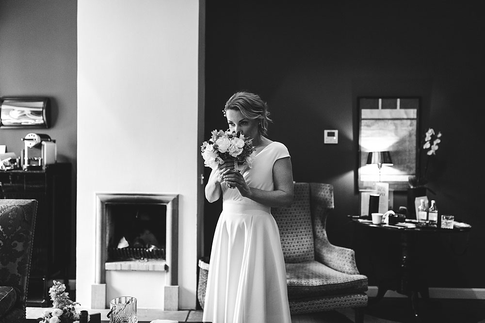 bride getting ready at Nimb Hotel in Copenhagen, photos by Natalia Cury Copenhagenwedding photographer