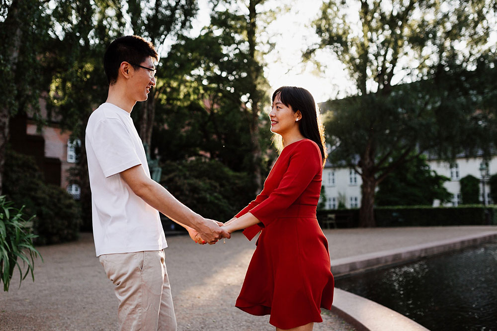 engagement photo session in Copenhagen, natural engagement photos by Natalia Cury 