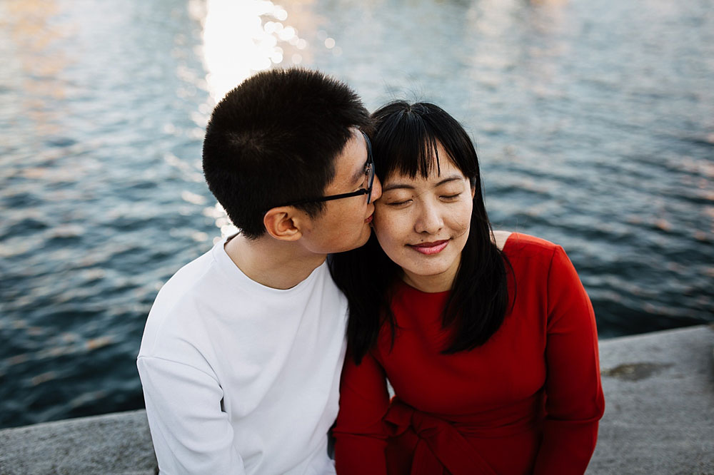 engagement photo session in Copenhagen, natural engagement photos by Natalia Cury 