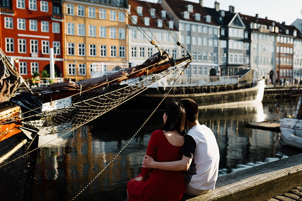engagement photo session in Copenhagen, natural engagement photos by Natalia Cury 