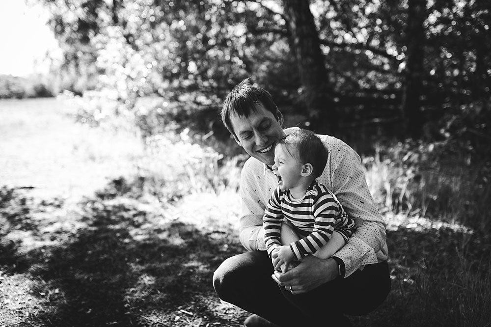 lifestyle family photo session in Copenhagen, family photos by Natalia Cury Copenhagen family photographer