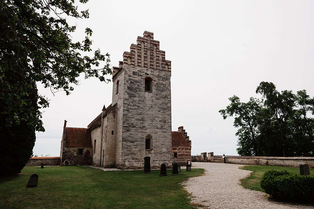 civil wedding at Højerup Old Church in Stevns Klint