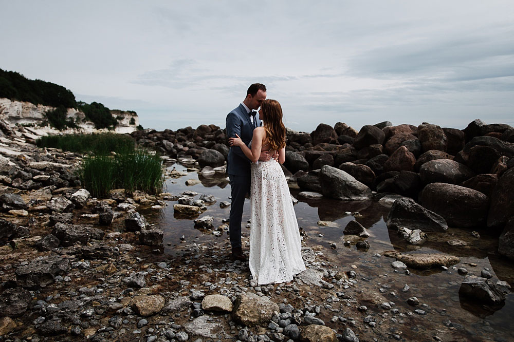 wedding portraits in Stevns Klint, wedding photos by Natalia Cury Copenhagenwedding photographer