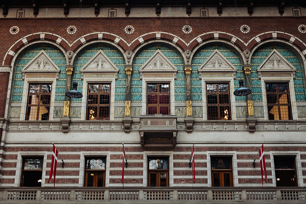 details of the Copenhagen City Hall photographed by Natalia Cury wedding photographer