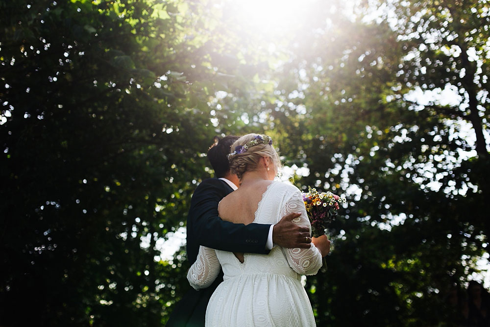 bride and groom in Stevns Klint