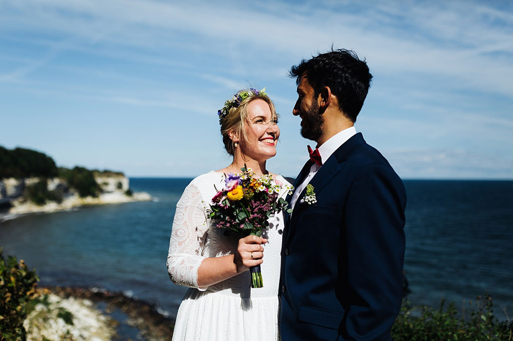 wedding portraits in Stevns Klint, photos by Natalia Cury Copenhagen wedding photographer