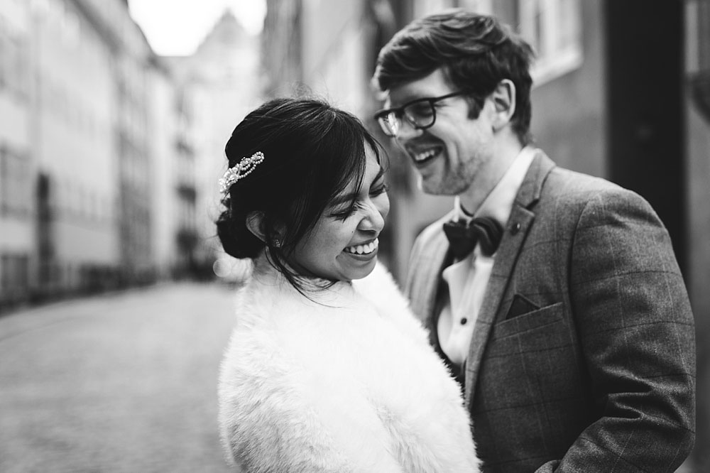 natural wedding photography in Copenhagen. Candid wedding photos by Copenhagen wedding photographer Natalia Cury