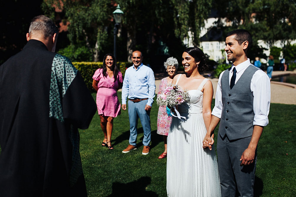 civil wedding ceremony in Copenhagen. Natural wedding photography by Natalia Cury wedding photographer