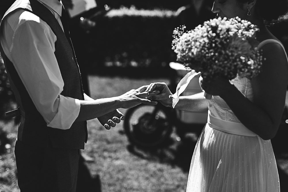 civil wedding ceremony in Copenhagen. Natural wedding photography by Natalia Cury wedding photographer
