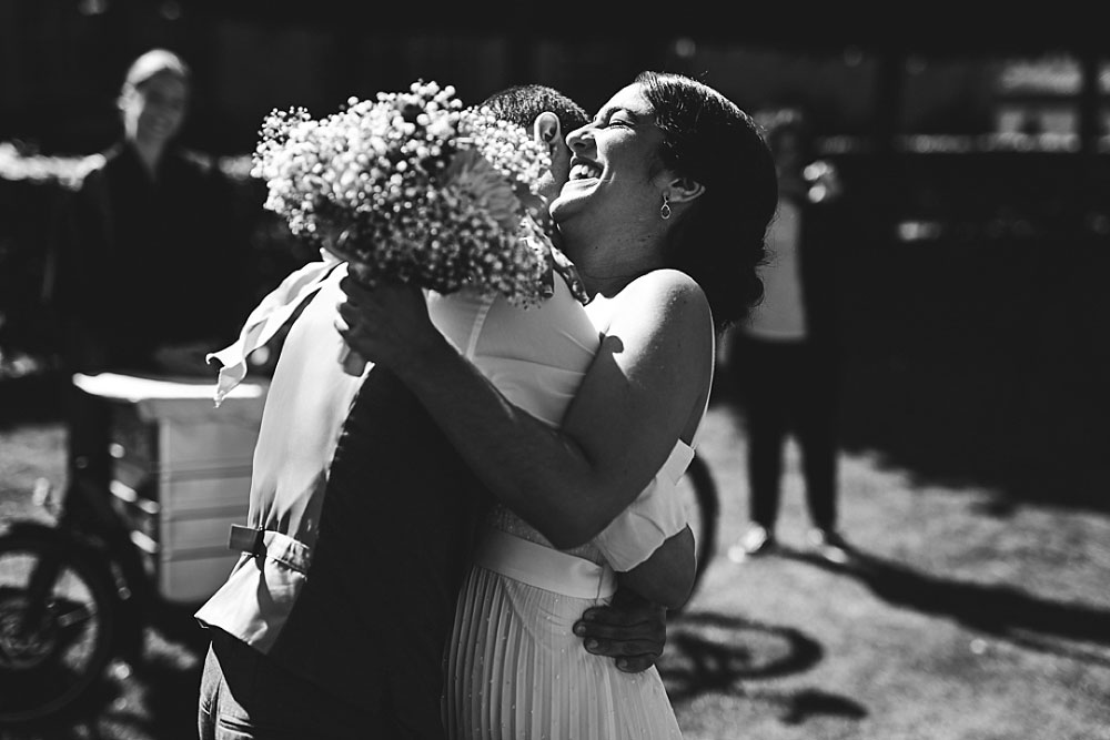 wedding at the Royal Library Garden in Copenhagen. Natural wedding photography by Natalia Cury Copenhagen photographer