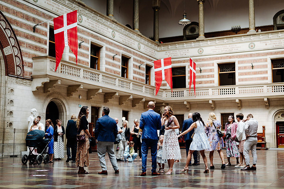 Copenhagen city hall wedding. Wedding photos by Natalia Cury