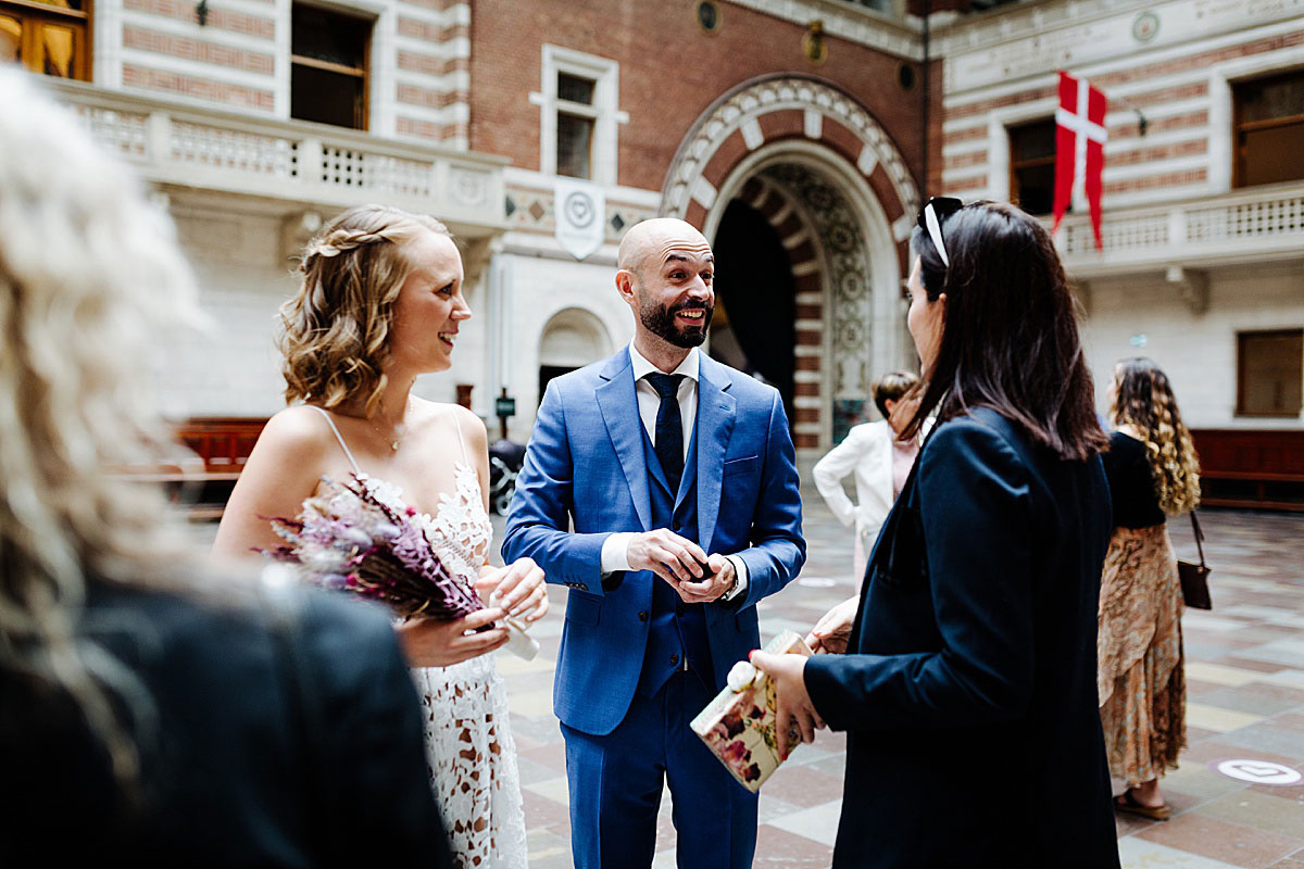 Copenhagen city hall wedding. Wedding photos by Natalia Cury