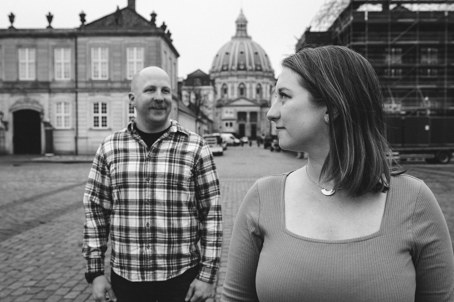 Honeymoon photos in Copenhagen with the Marble Church in the background