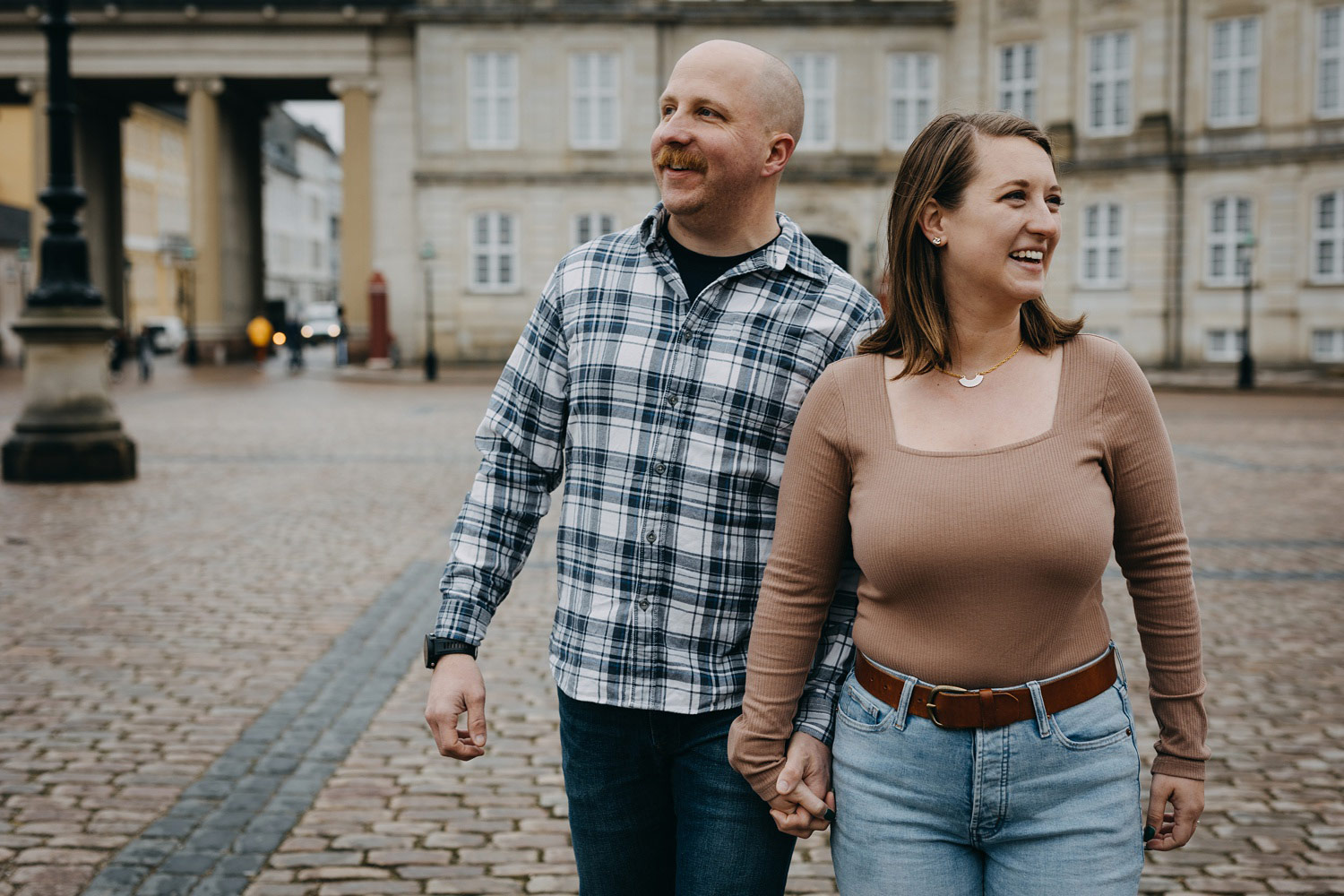 Natural and timeless honeymoon photos in Copenhagen