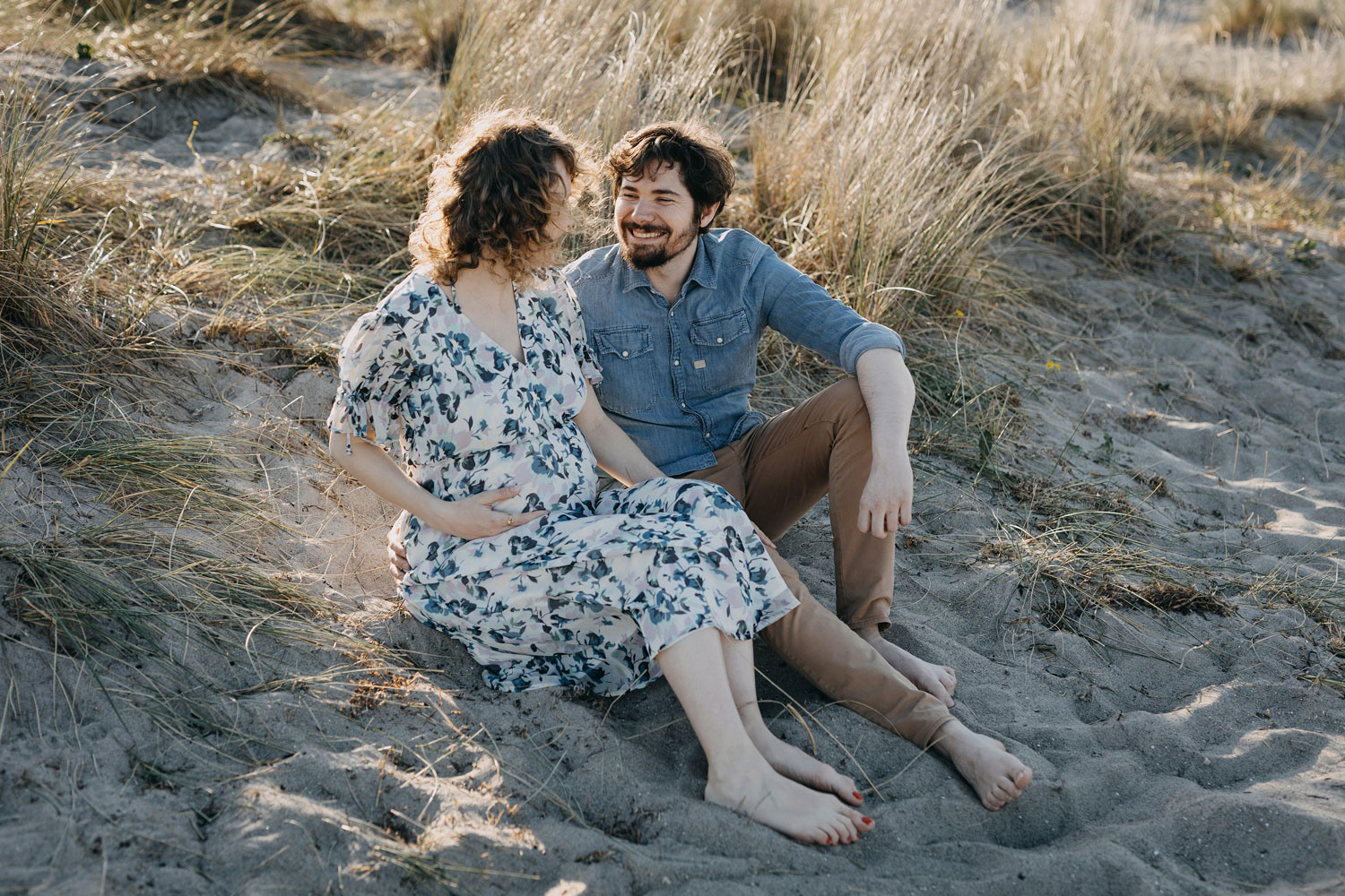 Stunning maternity photoshoot by the beach in Copenhagen