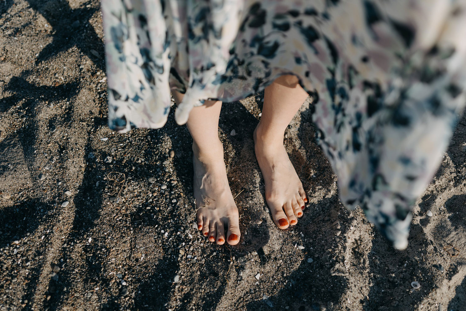 Copenhagen beach maternity photography capturing the joy of motherhood