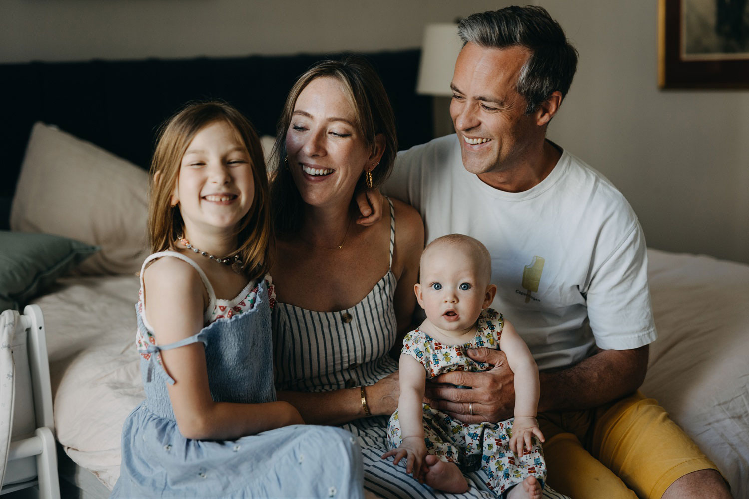 Copenhagen family photographer captures joyful moments at home