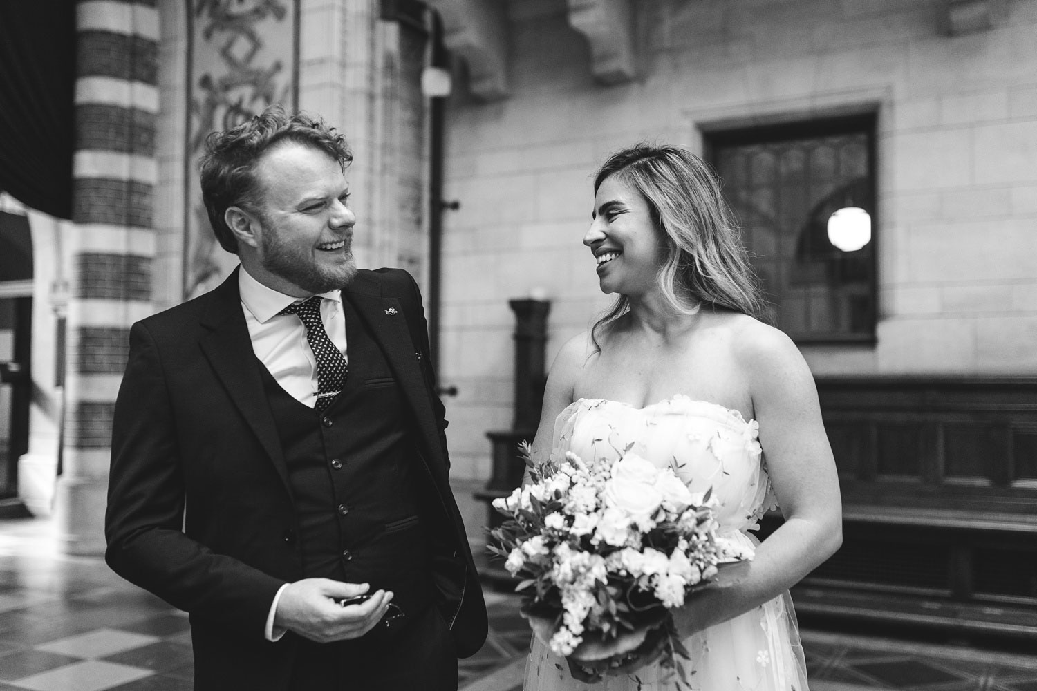couple getting married at Copenhagen city hall - wedding photography in Copenhagen