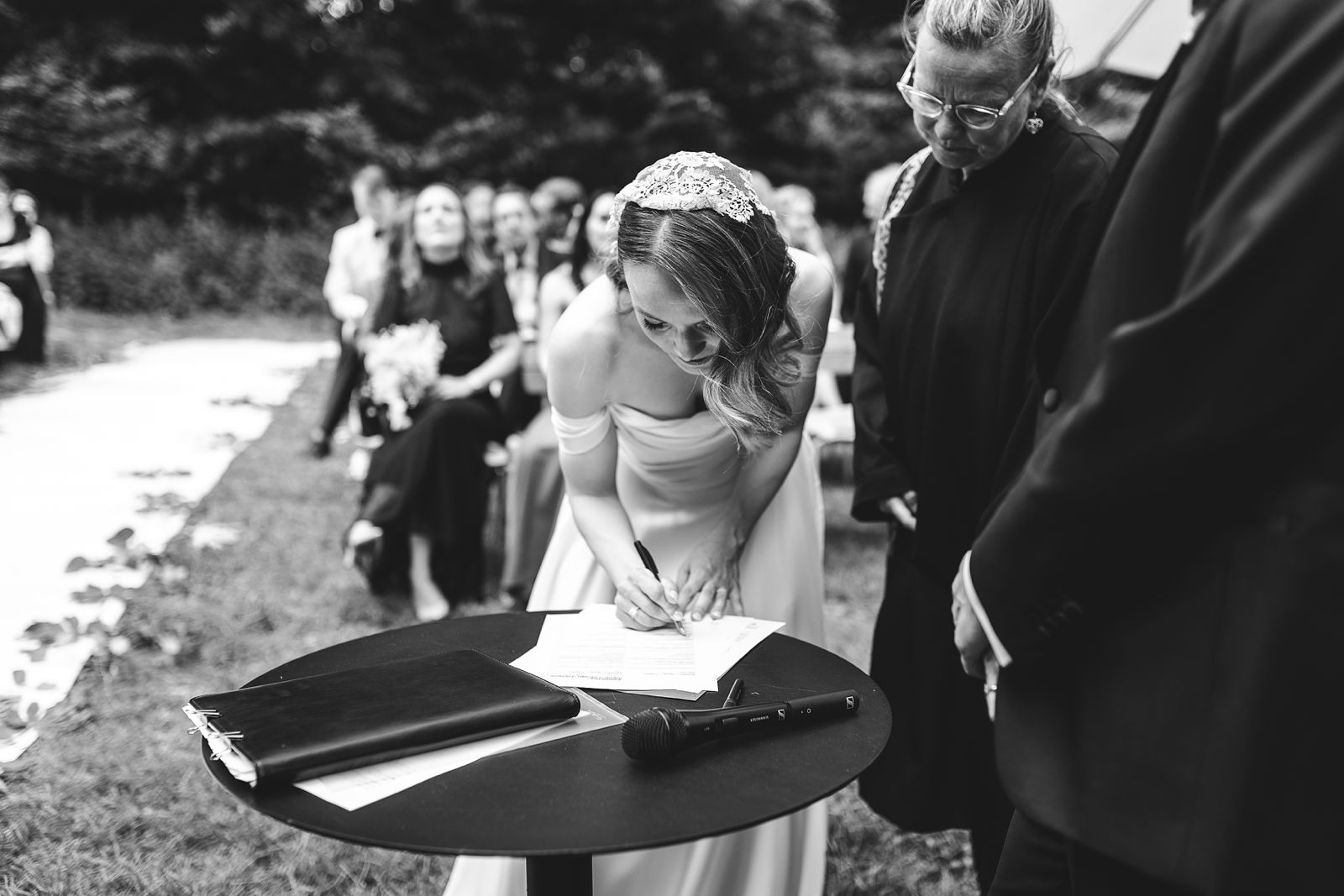 outdoor civil wedding ceremony in Dyrehaven, Copenhagen