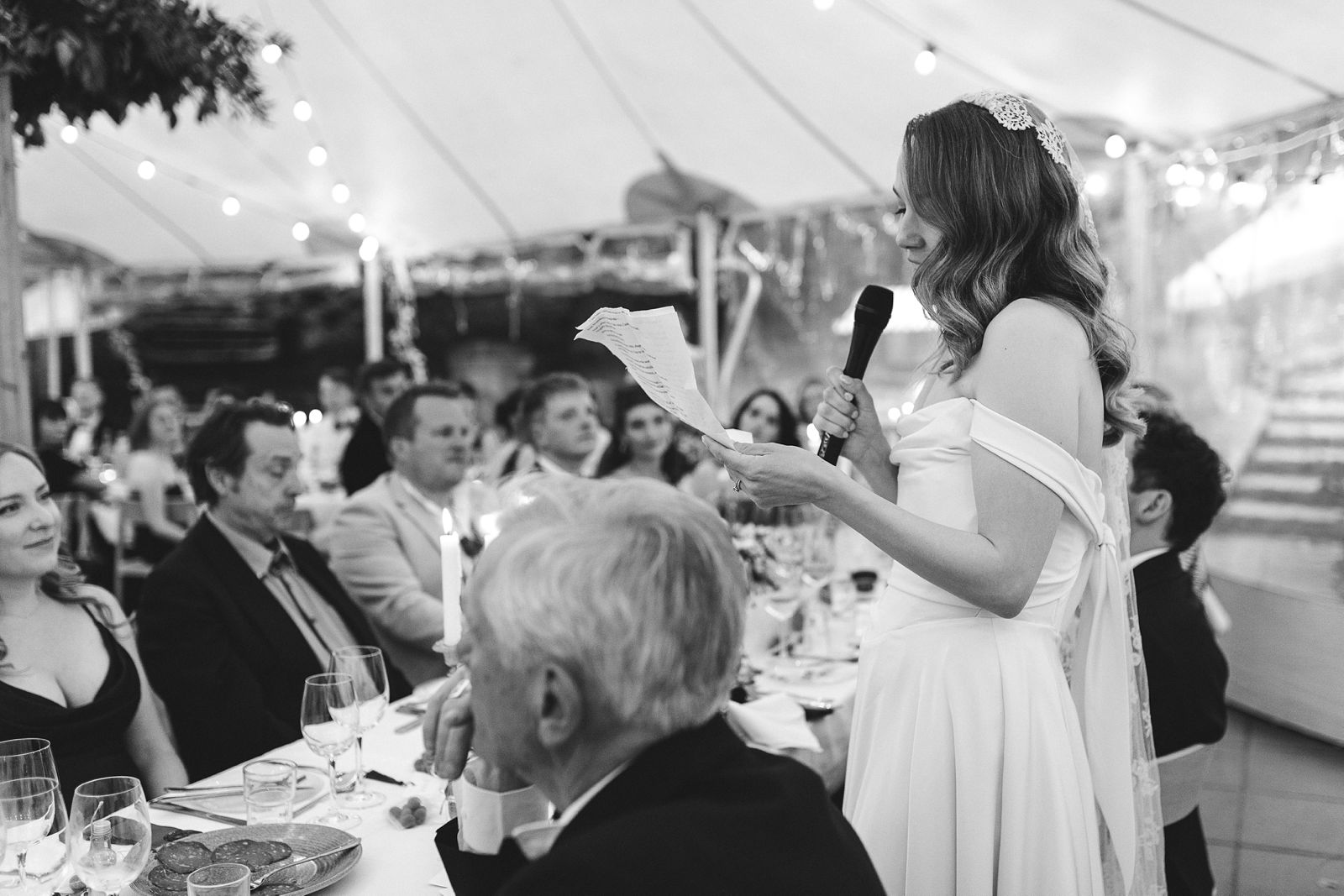 Emotional wedding speeches during dinner at a Copenhagen wedding